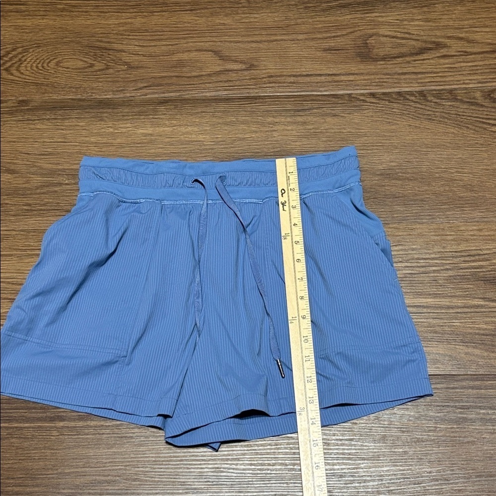 Lululemon Shorts Women’s Dance Studio HR Yoga Gym Oasis Blue Sports Nylon Size:8 - Picture 5 of 6